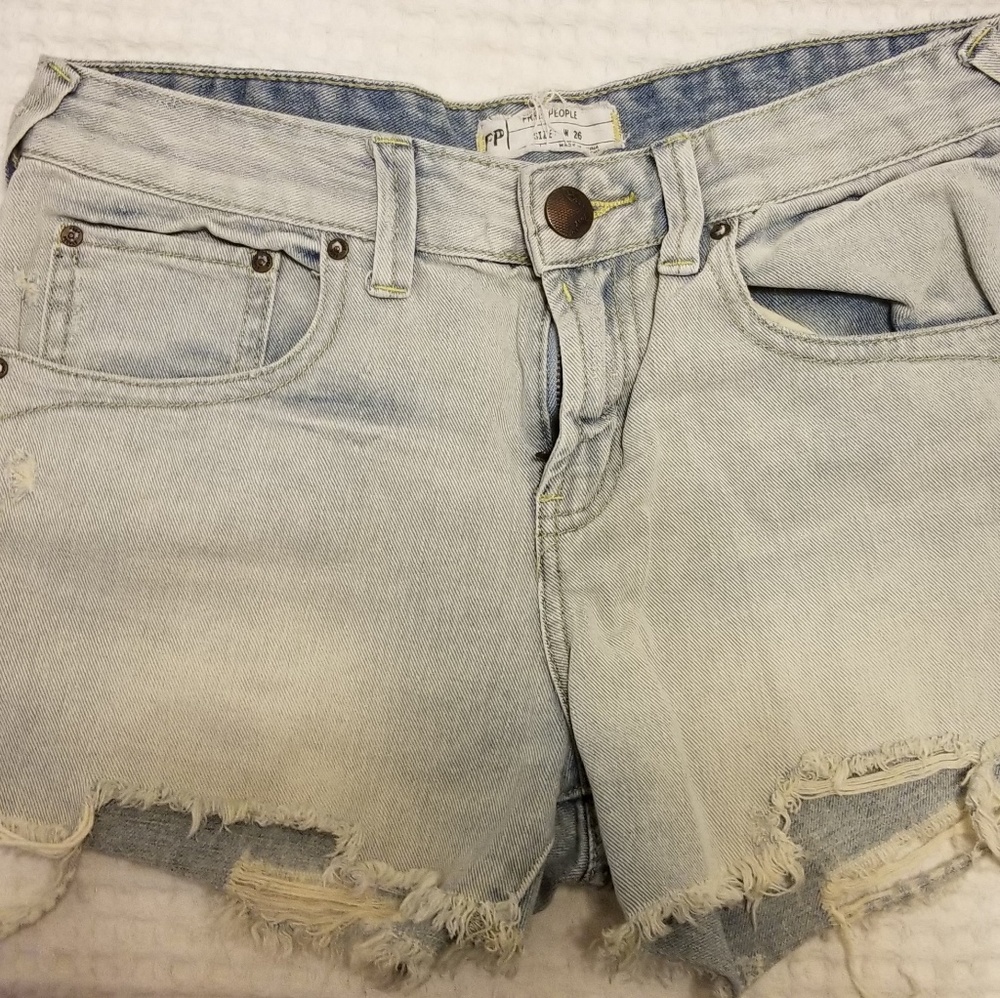 (SOLD on Merc) Free people size 26 denim shorts